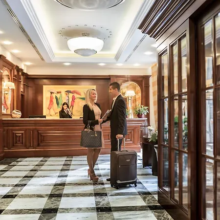 Best Western Premier Hotel Astoria-2