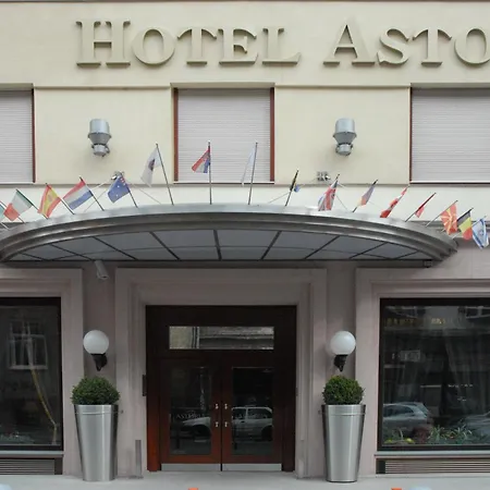 Best Western Premier Hotel Astoria-3