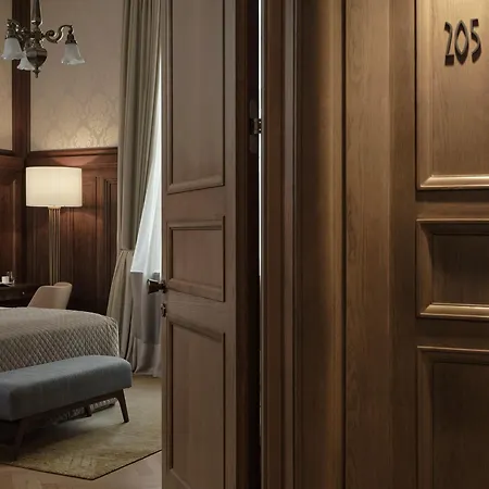 Hotel Capital-2